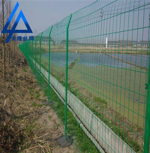 四川安隆伟业( 官网：www.scalsw.com 联系电话：13693456123)金属网栏制造有限公司