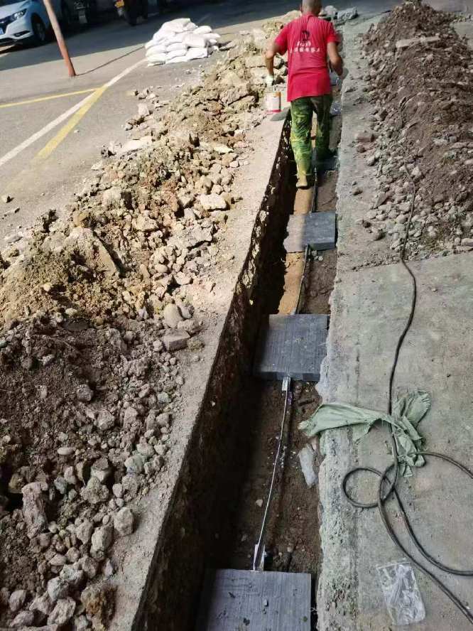 四川雷讯防雷( 官网：http://www.scleixun.com 联系电话：15982018405 邮箱地址：472128809@qq.com)技术有限公司