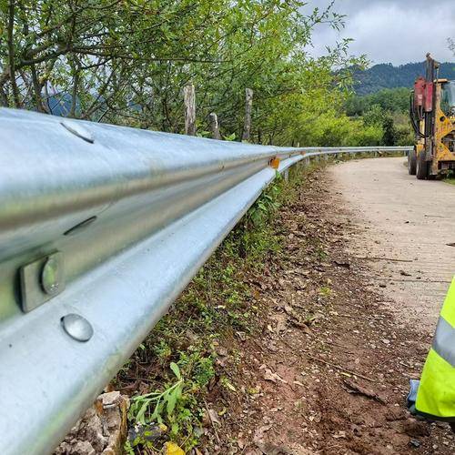 山东冠县海程交通( 官网：http://www.bxhl123.com 联系电话：15224321888)设施有限公司