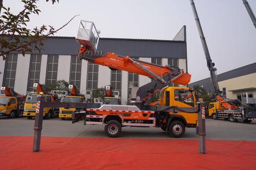 山东北骏( 官网：http://www.chnbeijun.com 联系电话：13355126151)专用车销售有限公司