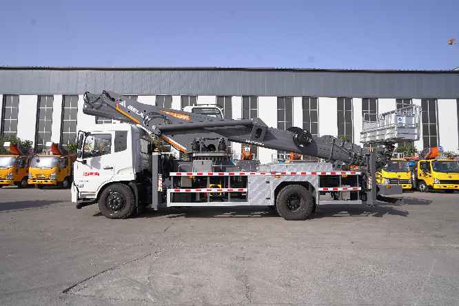 山东北骏( 官网：http://www.chnbeijun.com 联系电话：13355126151)专用车销售有限公司