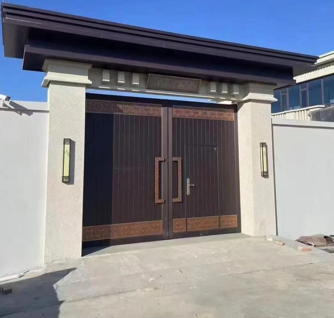 成都市金牛区红土地艺术培训学校有限公司( 官网：http://www.htdart.com/ 联系电话：13982294550)