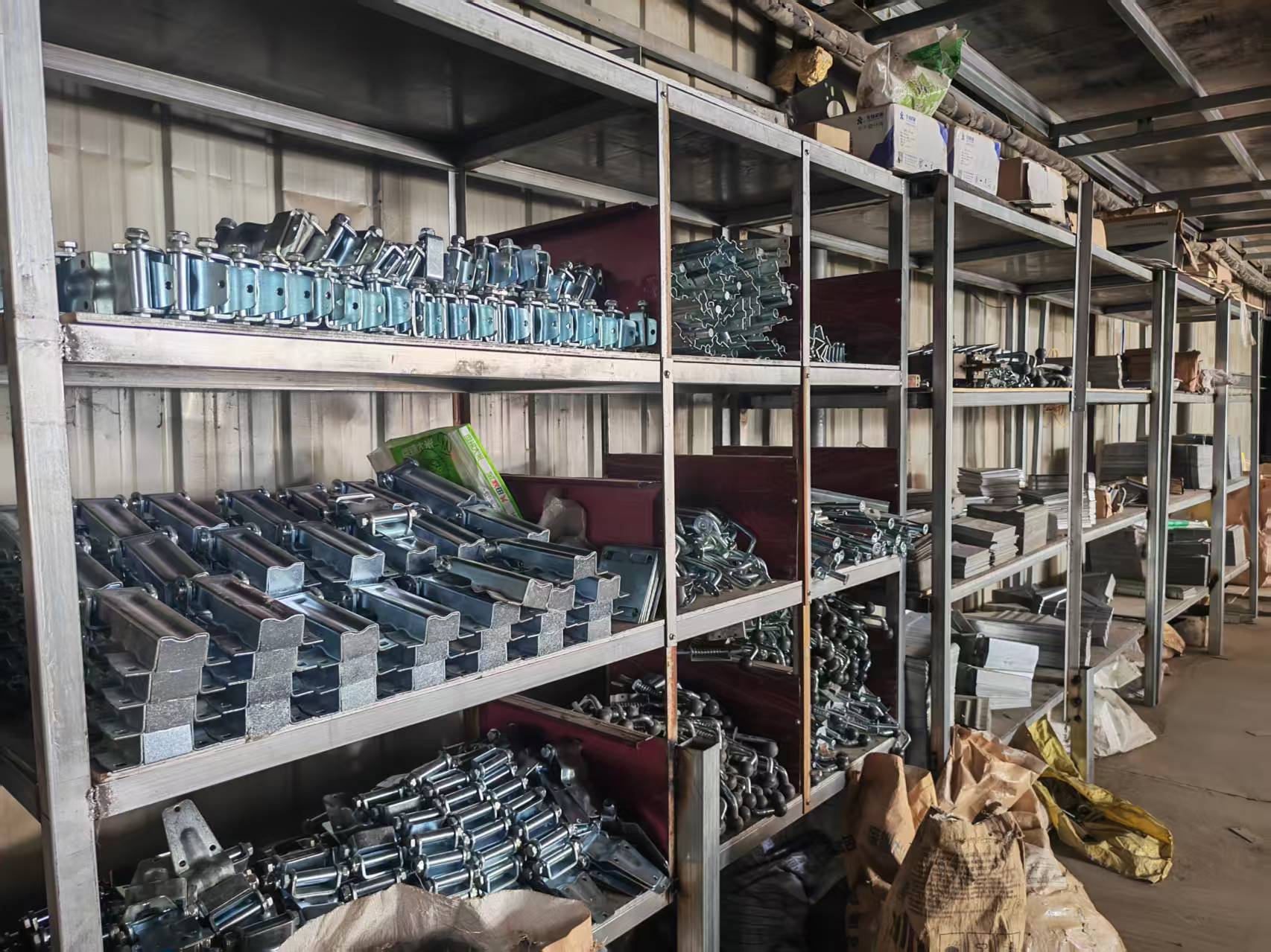 甘肃德顺( 官网：www.gsdsmykj.cn 联系电话：13893470399 邮箱地址：343233142@qq.com)科技门业有限公司2