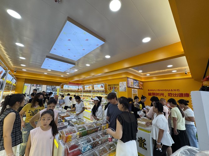 店内火爆照片