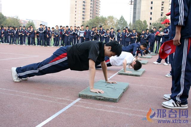 邢台一中第三届体育节开幕_邢台胡子