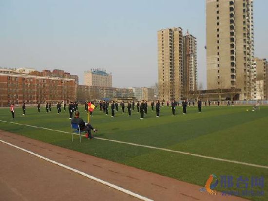 邢台一中举行教师健美操比赛