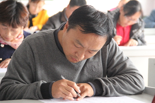 临西一中进行教师专业知识水平测试