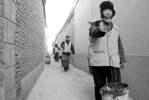 市民拍环卫 清掏班的劳模女工(图)