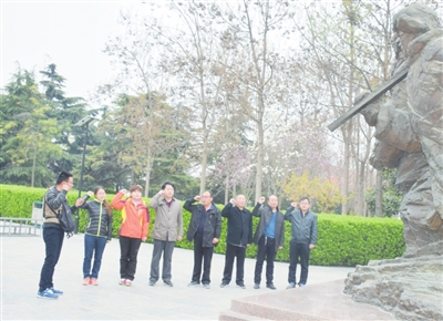 临城县教师进修学校党员干部赴兰考县焦裕禄纪