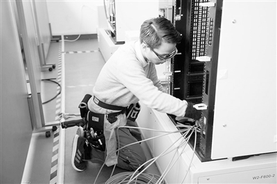 以奋斗之青春书写人生华章